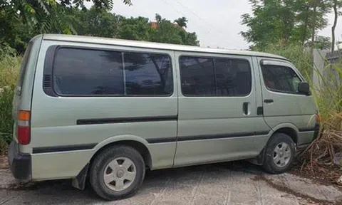 Một học sinh lớp 3 ở Hà Nội bị bỏ quên trên xe đưa đón